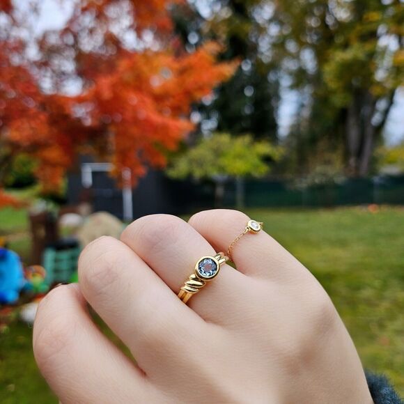 Vintage Tiffany & Co. 18k Yellow Gold Aquamarine Benzel Set Ring - Picture 6 of 7